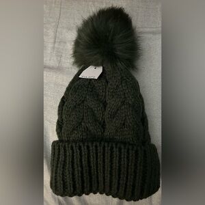 NWT•Time & Tru Olive Green Cable Knit Pom Beanie•Adult Women One Size Fits Most